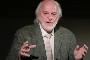 Interpretar el papel de C.G. Jung en el teatro (Paul Brutsche)